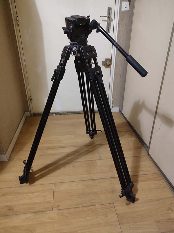 Pied Camera Manfrotto 501 — photo 1